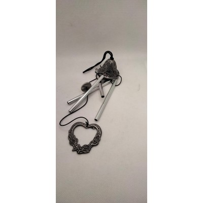 Móvil corazón metálico