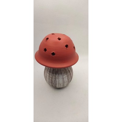 La seta porta conos y resina natural